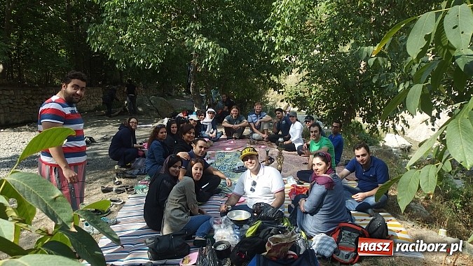 Zdjęcie w galerii na portalu naszraciborz.pl: 9 tys. km w miesiąc, czyli autostopem z Raciborza do Iranu, by oddać hołd bohaterom wiadomości z regionu
