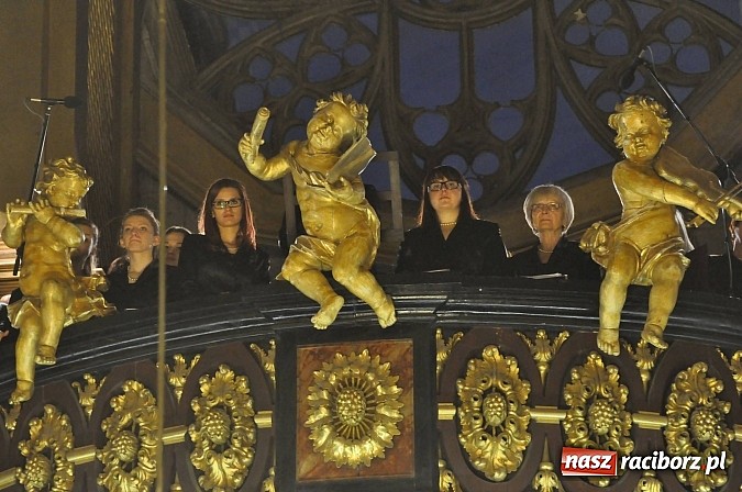 Zdjęcie w galerii na portalu naszraciborz.pl: To był wielki raciborski dzień na Wawelu wiadomości z regionu