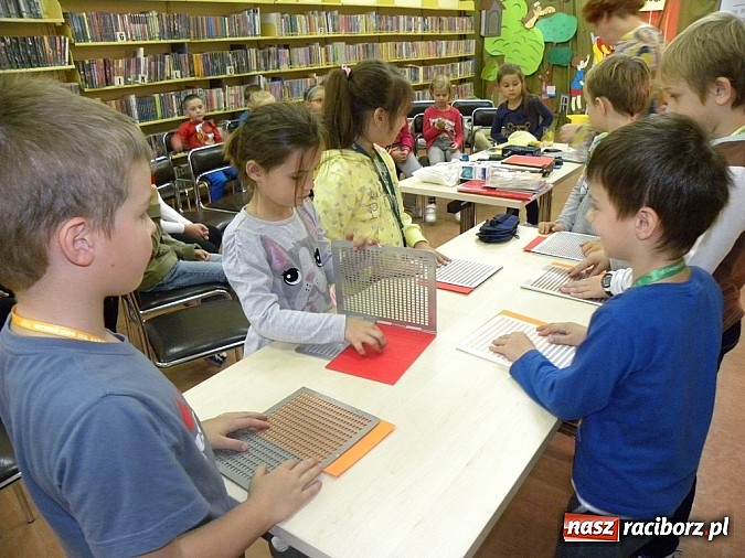 Zdjęcie w galerii na portalu naszraciborz.pl: Dzień Białej Laski wiadomości z regionu