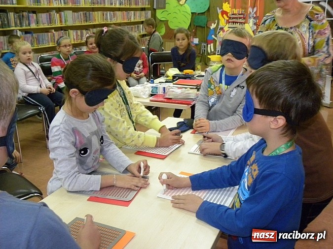 Zdjęcie w galerii na portalu naszraciborz.pl: Dzień Białej Laski wiadomości z regionu