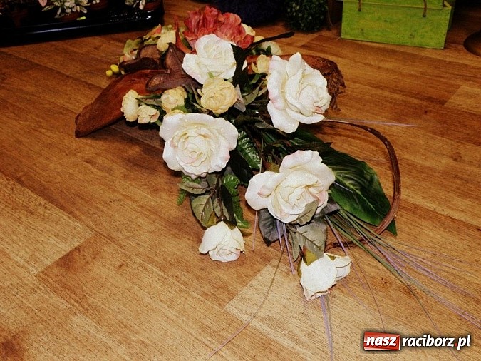 Zdjęcie w galerii na portalu naszraciborz.pl: Kwiaciarnia Lawender. Wiązanki robione z sercem wiadomości z regionu