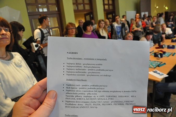 Zdjęcie w galerii na portalu naszraciborz.pl: Trwa wielkie V raciborskie w scrabble granie wiadomości z regionu