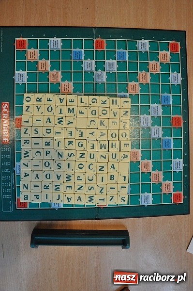 Zdjęcie w galerii na portalu naszraciborz.pl: Trwa wielkie V raciborskie w scrabble granie wiadomości z regionu