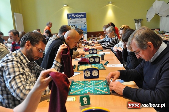 Zdjęcie w galerii na portalu naszraciborz.pl: Trwa wielkie V raciborskie w scrabble granie wiadomości z regionu