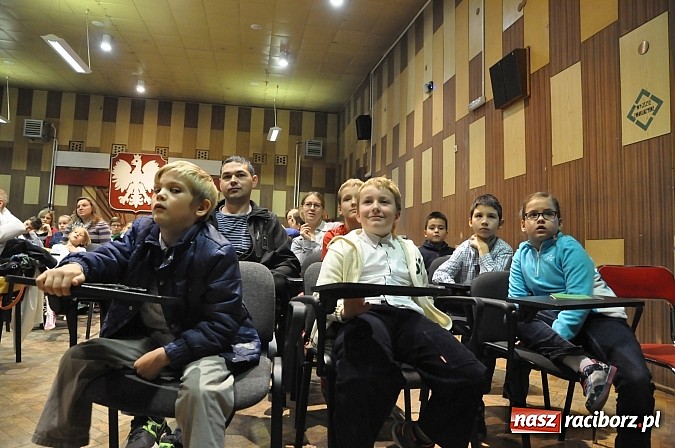 Zdjęcie w galerii na portalu naszraciborz.pl: Najmłodsi raciborscy żacy rozpoczęli swój rok akademicki wiadomości z regionu