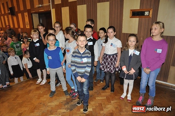 Zdjęcie w galerii na portalu naszraciborz.pl: Najmłodsi raciborscy żacy rozpoczęli swój rok akademicki wiadomości z regionu