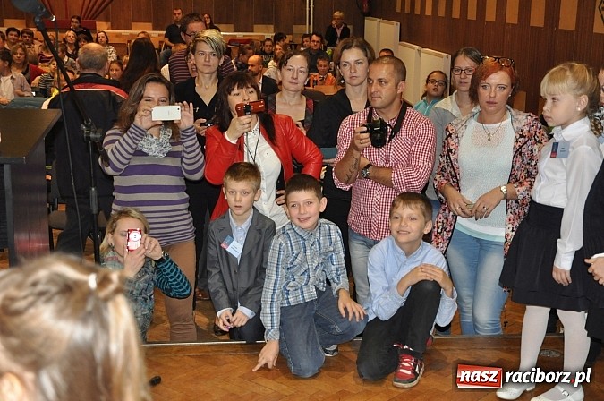Zdjęcie w galerii na portalu naszraciborz.pl: Najmłodsi raciborscy żacy rozpoczęli swój rok akademicki wiadomości z regionu