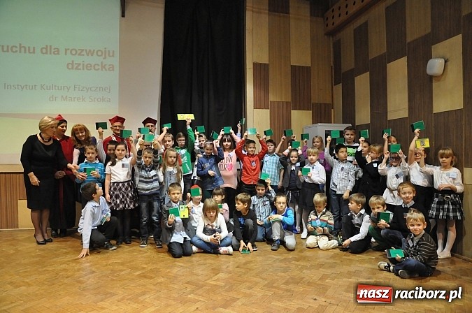 Zdjęcie w galerii na portalu naszraciborz.pl: Najmłodsi raciborscy żacy rozpoczęli swój rok akademicki wiadomości z regionu