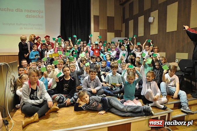 Zdjęcie w galerii na portalu naszraciborz.pl: Najmłodsi raciborscy żacy rozpoczęli swój rok akademicki wiadomości z regionu