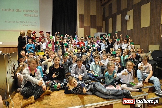 Zdjęcie w galerii na portalu naszraciborz.pl: Najmłodsi raciborscy żacy rozpoczęli swój rok akademicki wiadomości z regionu