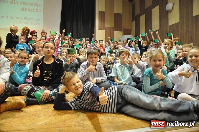 Zdjęcie w galerii na portalu naszraciborz.pl: Najmłodsi raciborscy żacy rozpoczęli swój rok akademicki wiadomości z regionu