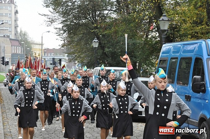 Zdjęcie w galerii na portalu naszraciborz.pl: Polskie sokoły zjechały na raciborski zamek wiadomości z regionu