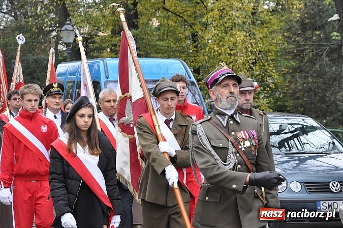Zdjęcie w galerii na portalu naszraciborz.pl: Polskie sokoły zjechały na raciborski zamek wiadomości z regionu
