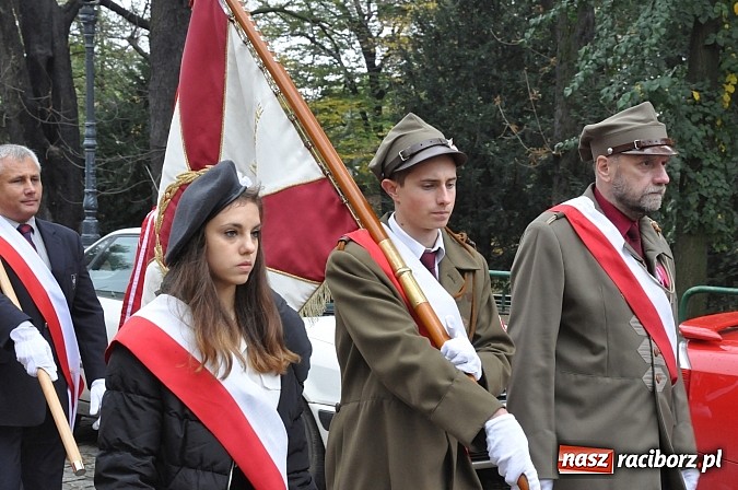 Zdjęcie w galerii na portalu naszraciborz.pl: Polskie sokoły zjechały na raciborski zamek wiadomości z regionu