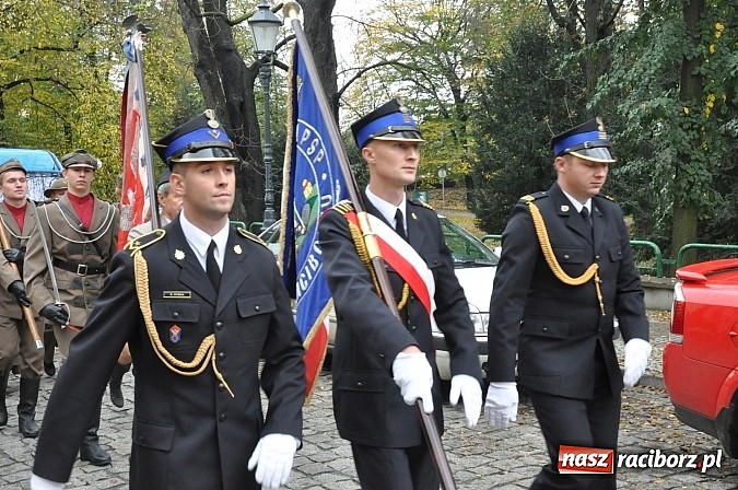 Zdjęcie w galerii na portalu naszraciborz.pl: Polskie sokoły zjechały na raciborski zamek wiadomości z regionu