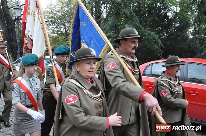 Zdjęcie w galerii na portalu naszraciborz.pl: Polskie sokoły zjechały na raciborski zamek wiadomości z regionu