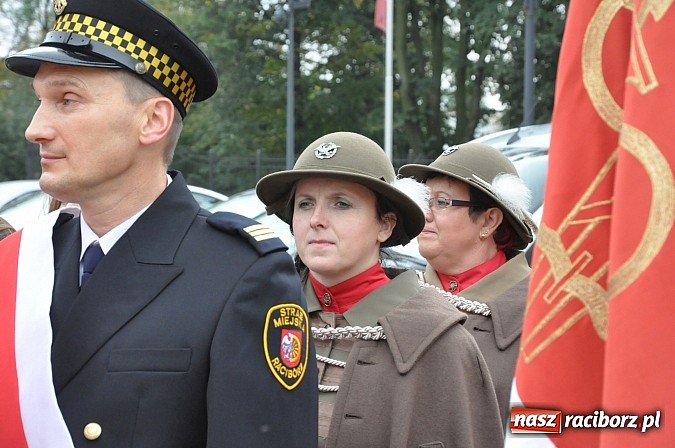 Zdjęcie w galerii na portalu naszraciborz.pl: Polskie sokoły zjechały na raciborski zamek wiadomości z regionu