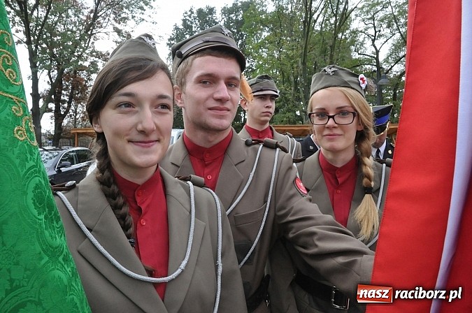 Zdjęcie w galerii na portalu naszraciborz.pl: Polskie sokoły zjechały na raciborski zamek wiadomości z regionu