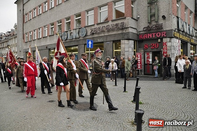 Zdjęcie w galerii na portalu naszraciborz.pl: Polskie sokoły zjechały na raciborski zamek wiadomości z regionu