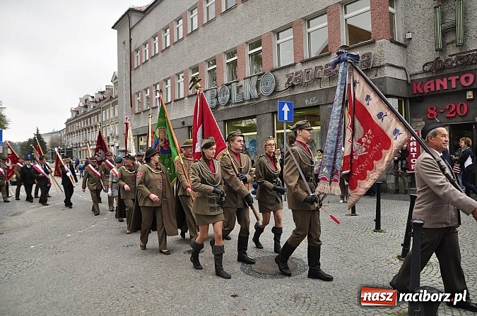 Zdjęcie w galerii na portalu naszraciborz.pl: Polskie sokoły zjechały na raciborski zamek wiadomości z regionu