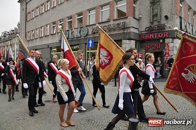 Zdjęcie w galerii na portalu naszraciborz.pl: Polskie sokoły zjechały na raciborski zamek wiadomości z regionu
