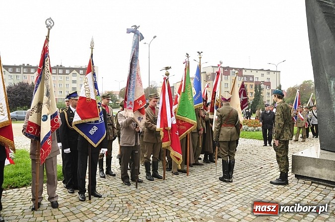 Zdjęcie w galerii na portalu naszraciborz.pl: Polskie sokoły zjechały na raciborski zamek wiadomości z regionu