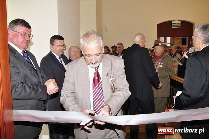 Zdjęcie w galerii na portalu naszraciborz.pl: Polskie sokoły zjechały na raciborski zamek wiadomości z regionu