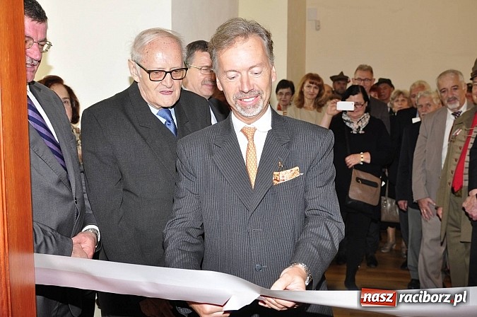 Zdjęcie w galerii na portalu naszraciborz.pl: Polskie sokoły zjechały na raciborski zamek wiadomości z regionu