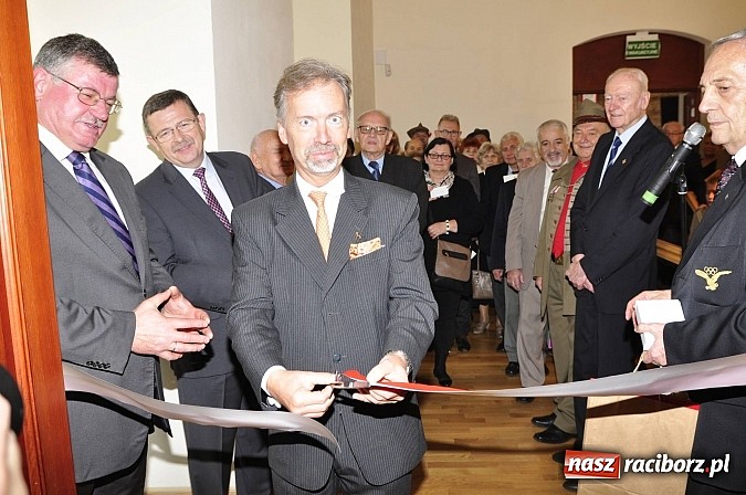 Zdjęcie w galerii na portalu naszraciborz.pl: Polskie sokoły zjechały na raciborski zamek wiadomości z regionu