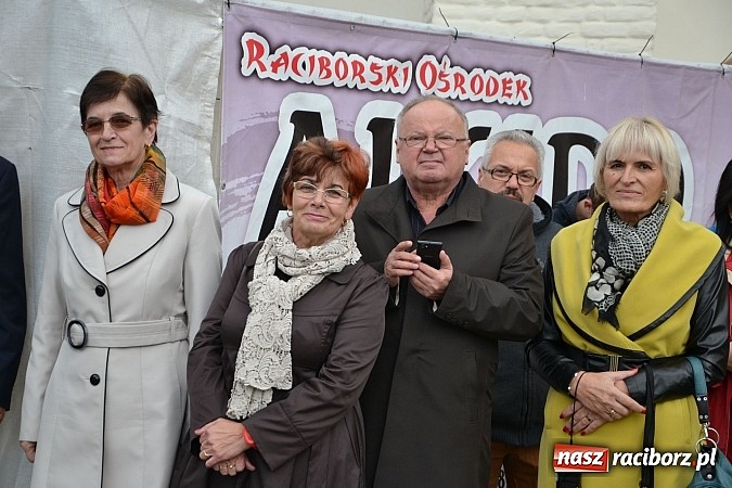 Zdjęcie w galerii na portalu naszraciborz.pl: Polskie sokoły zjechały na raciborski zamek wiadomości z regionu