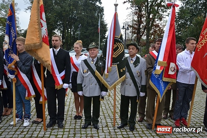 Zdjęcie w galerii na portalu naszraciborz.pl: Polskie sokoły zjechały na raciborski zamek wiadomości z regionu