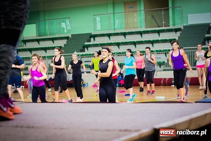 Zdjęcie w galerii na portalu naszraciborz.pl: Ponad sto pań na festiwalu fitness w Arenie Rafako wiadomości z regionu
