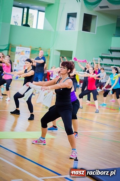 Zdjęcie w galerii na portalu naszraciborz.pl: Ponad sto pań na festiwalu fitness w Arenie Rafako wiadomości z regionu