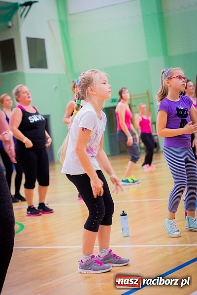 Zdjęcie w galerii na portalu naszraciborz.pl: Ponad sto pań na festiwalu fitness w Arenie Rafako wiadomości z regionu