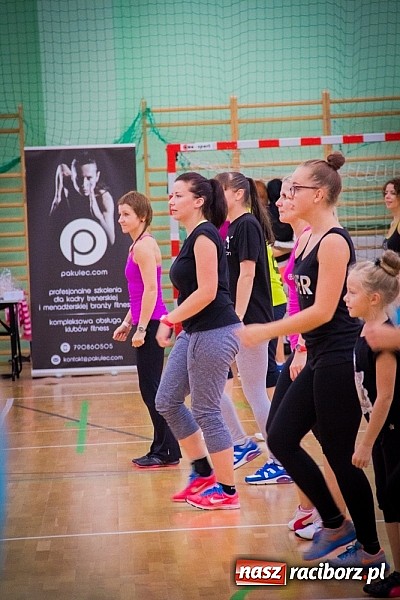 Zdjęcie w galerii na portalu naszraciborz.pl: Ponad sto pań na festiwalu fitness w Arenie Rafako wiadomości z regionu