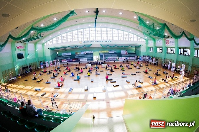 Zdjęcie w galerii na portalu naszraciborz.pl: Ponad sto pań na festiwalu fitness w Arenie Rafako wiadomości z regionu
