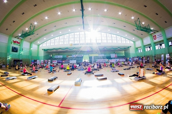 Zdjęcie w galerii na portalu naszraciborz.pl: Ponad sto pań na festiwalu fitness w Arenie Rafako wiadomości z regionu