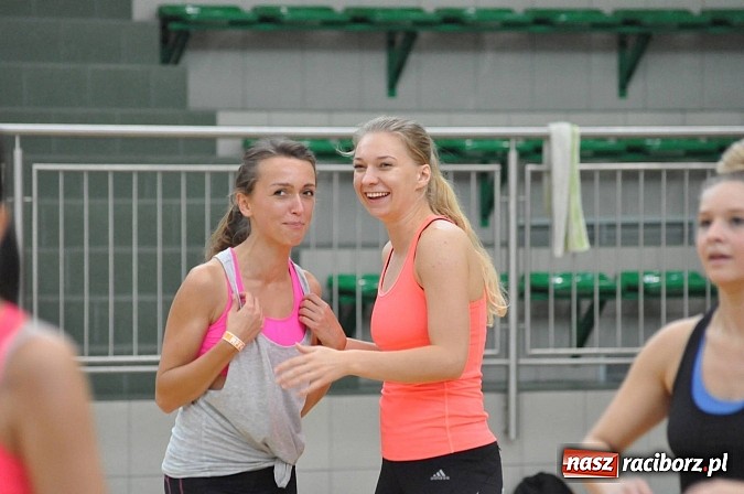 Zdjęcie w galerii na portalu naszraciborz.pl: Ponad sto pań na festiwalu fitness w Arenie Rafako wiadomości z regionu