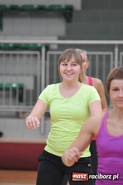Zdjęcie w galerii na portalu naszraciborz.pl: Ponad sto pań na festiwalu fitness w Arenie Rafako wiadomości z regionu