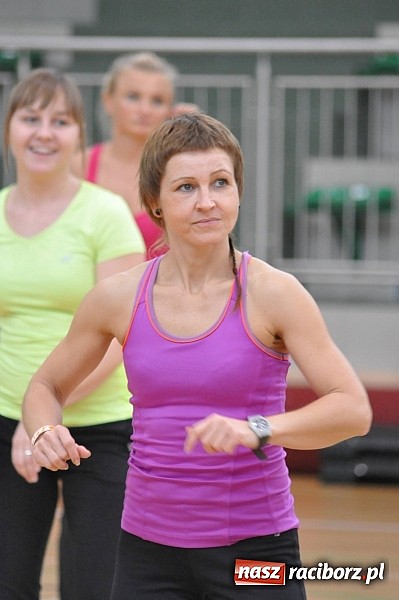 Zdjęcie w galerii na portalu naszraciborz.pl: Ponad sto pań na festiwalu fitness w Arenie Rafako wiadomości z regionu