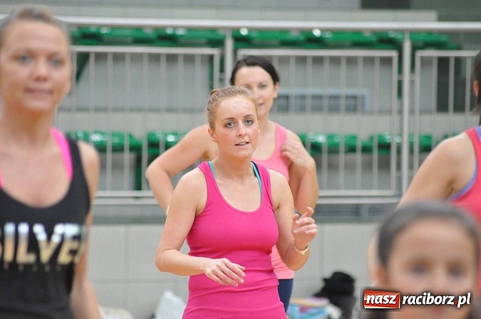 Zdjęcie w galerii na portalu naszraciborz.pl: Ponad sto pań na festiwalu fitness w Arenie Rafako wiadomości z regionu