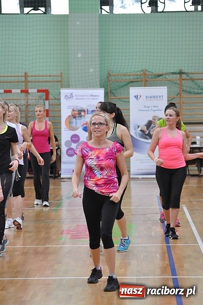 Zdjęcie w galerii na portalu naszraciborz.pl: Ponad sto pań na festiwalu fitness w Arenie Rafako wiadomości z regionu