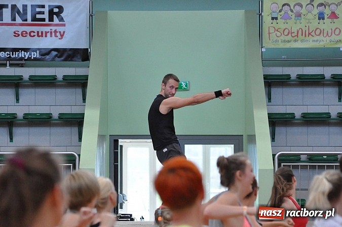 Zdjęcie w galerii na portalu naszraciborz.pl: Ponad sto pań na festiwalu fitness w Arenie Rafako wiadomości z regionu