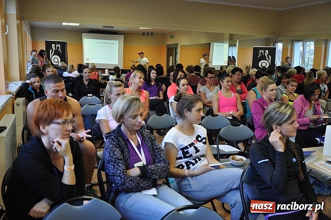 Zdjęcie w galerii na portalu naszraciborz.pl: Ponad sto pań na festiwalu fitness w Arenie Rafako wiadomości z regionu