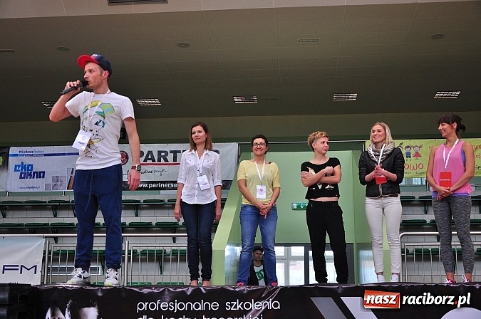 Zdjęcie w galerii na portalu naszraciborz.pl: Ponad sto pań na festiwalu fitness w Arenie Rafako wiadomości z regionu