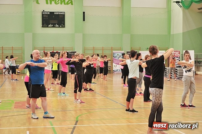 Zdjęcie w galerii na portalu naszraciborz.pl: Ponad sto pań na festiwalu fitness w Arenie Rafako wiadomości z regionu