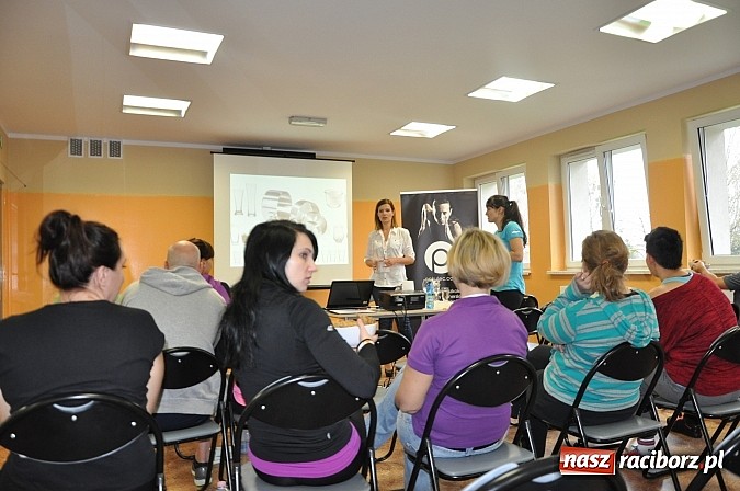 Zdjęcie w galerii na portalu naszraciborz.pl: Ponad sto pań na festiwalu fitness w Arenie Rafako wiadomości z regionu