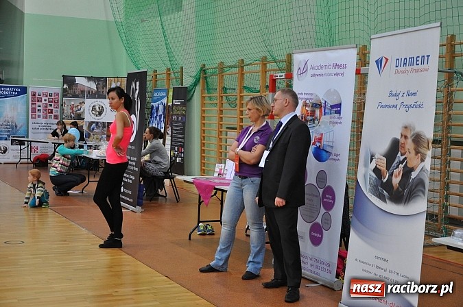 Zdjęcie w galerii na portalu naszraciborz.pl: Ponad sto pań na festiwalu fitness w Arenie Rafako wiadomości z regionu