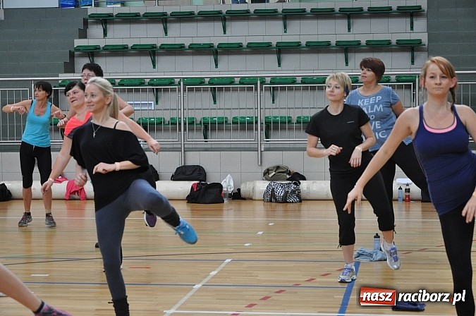 Zdjęcie w galerii na portalu naszraciborz.pl: Ponad sto pań na festiwalu fitness w Arenie Rafako wiadomości z regionu