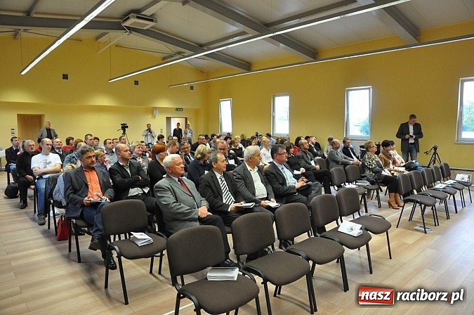 Zdjęcie w galerii na portalu naszraciborz.pl: Pietrowice Wielkie przetarły innym szlak wiadomości z regionu